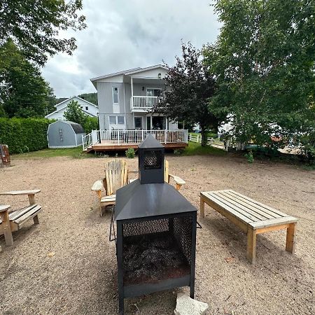 Maison sur le lac Desbiens Extérieur photo