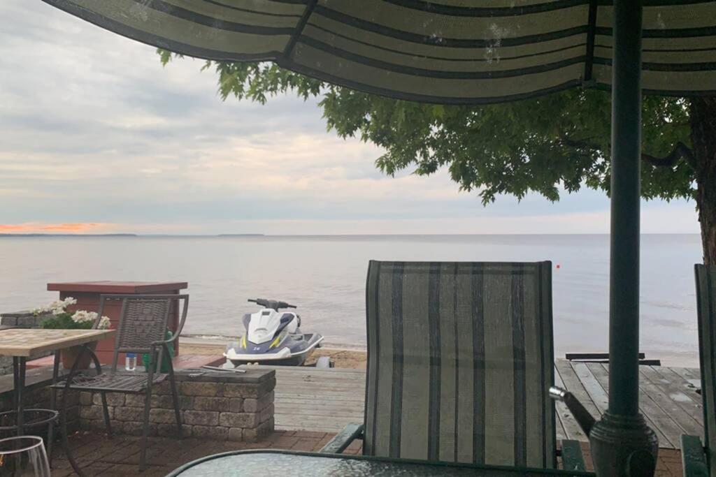 Maison sur le lac Desbiens Extérieur photo
