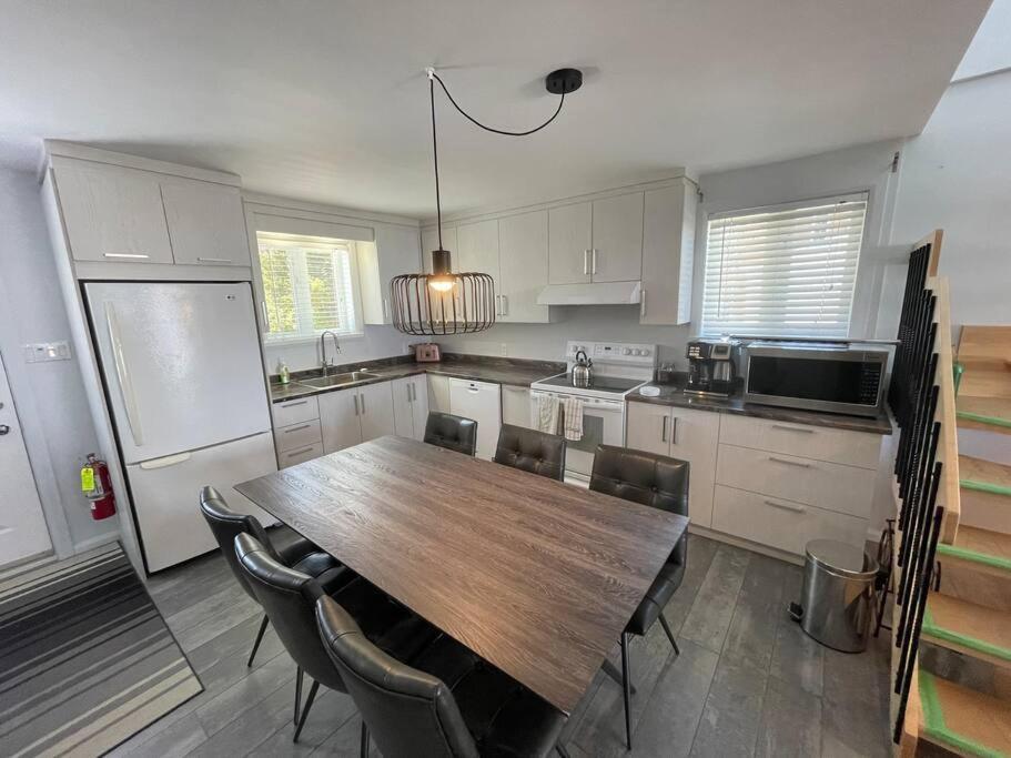 Maison sur le lac Desbiens Extérieur photo